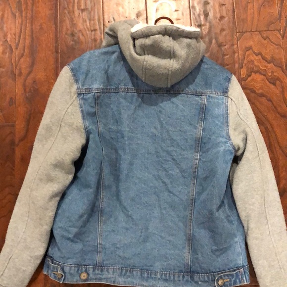 VALA JEANJACKET - Picture 2 of 4